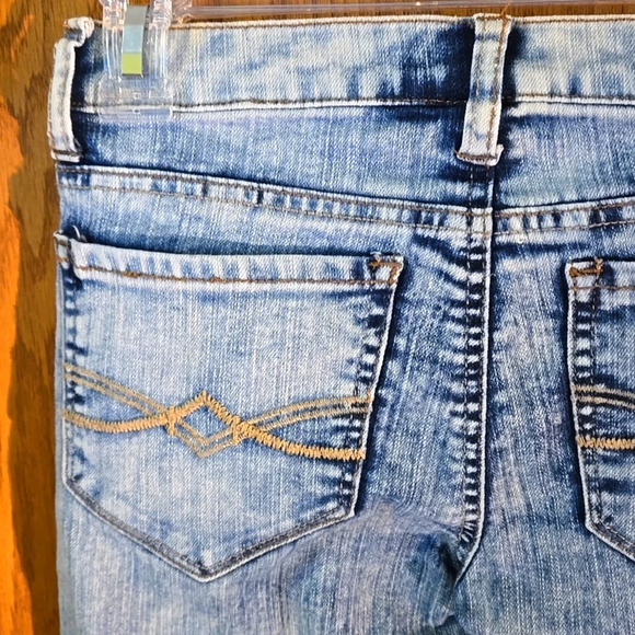 Mudd Acid Wash Blue Skinny 5-pkt Jeans Embroidered Back Pkt Women size 0 (zero) - Picture 7 of 13